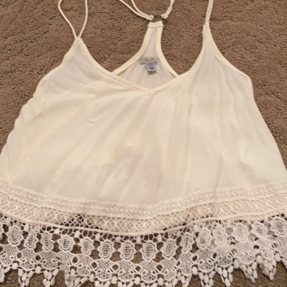 Gorgeous white lined cropped tank